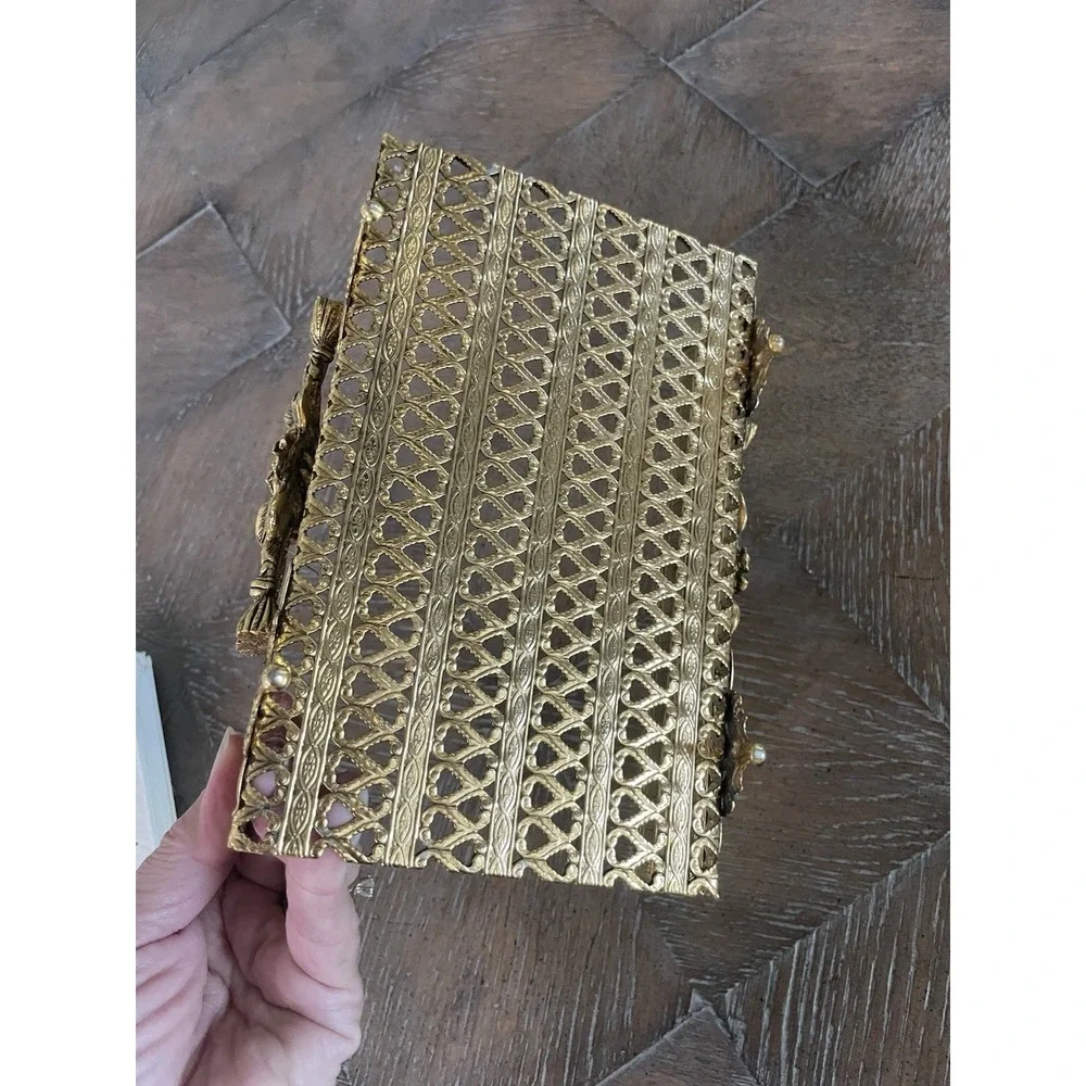 Vtg  Stylebuilt Gold Tone Metal Wreath & Rope Ormolu Napkin Guest Towel  Holder